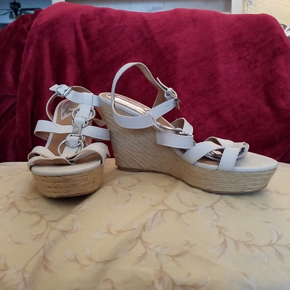 Shoes - Picture 2 of 3